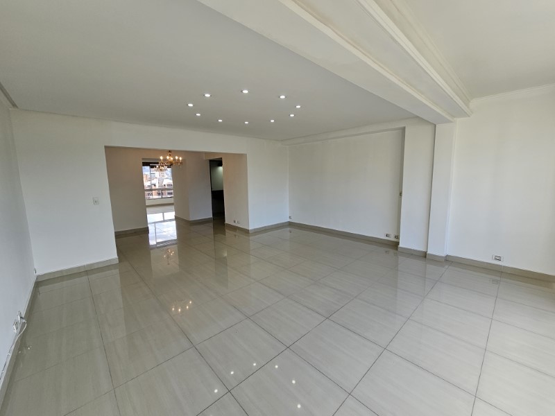 Apartamento en arriendo en Patio Bonito, Medellín · foto 2 de 15