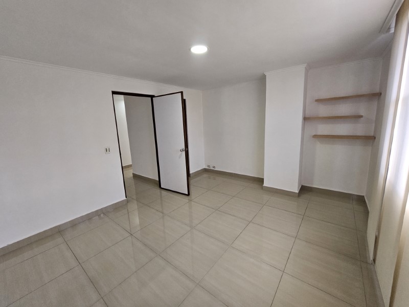 Apartamento en arriendo en Patio Bonito, Medellín · foto 5 de 15