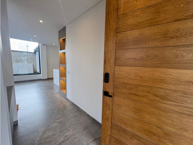 Casa de 3 alcobas en venta en Lomitas, La Ceja, 255 m² · foto 5 de 24