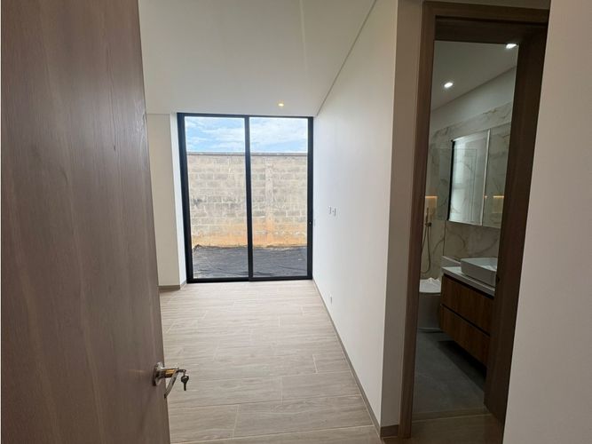 Casa de 3 alcobas en venta en Lomitas, La Ceja, 255 m² · foto 8 de 24