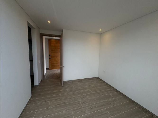 Casa de 3 alcobas en venta en Lomitas, La Ceja, 255 m² · foto 9 de 24
