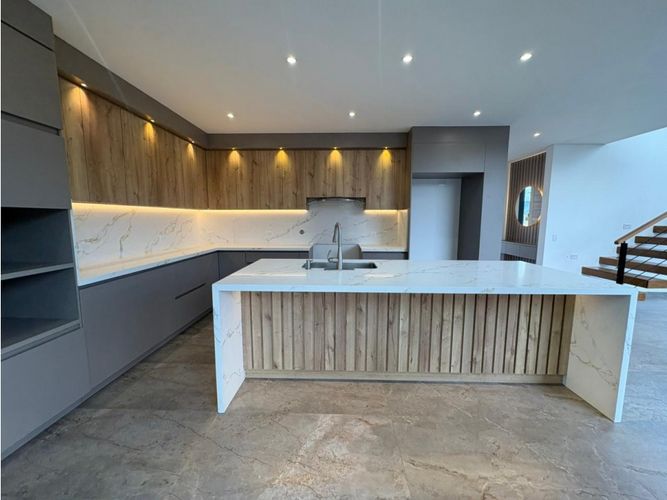Casa de 3 alcobas en venta en Lomitas, La Ceja, 255 m² · foto 15 de 24