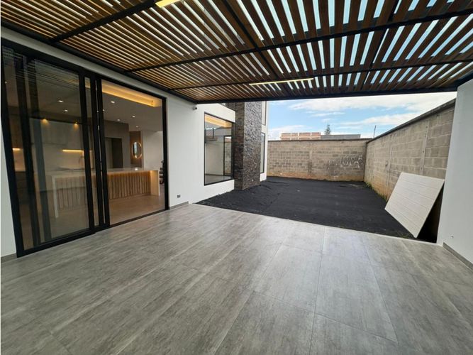 Casa de 3 alcobas en venta en Lomitas, La Ceja, 255 m² · foto 22 de 24