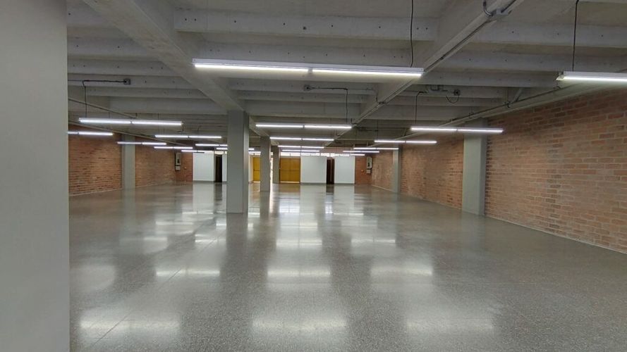 Local en arriendo en Campo Amor, Medellín, 466 m² · foto 3 de 4