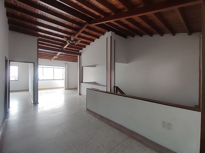 Casa de 3 alcobas en venta en El Contento, Cúcuta, 417 m² · foto 5 de 17