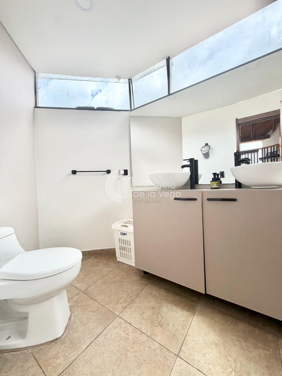 Casa en venta en Cerros De Suba, Bogotá · foto 2 de 18
