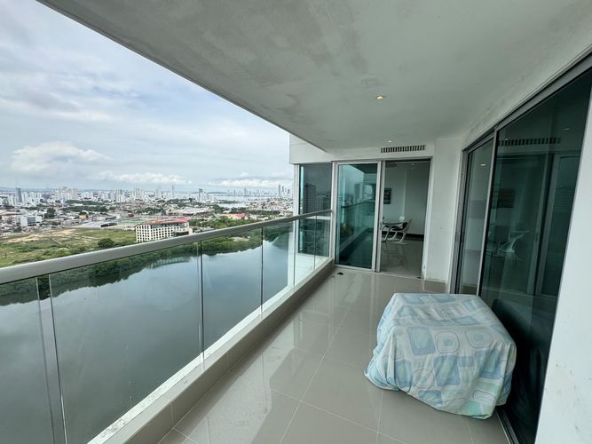 Apartamento de 3 alcobas en venta en El Cabrero, Cartagena, 145 m² · foto 2 de 24