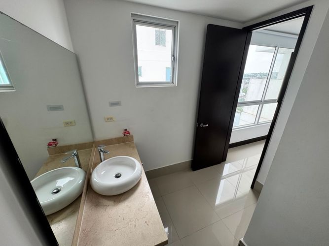 Apartamento de 3 alcobas en venta en El Cabrero, Cartagena, 145 m² · foto 14 de 24