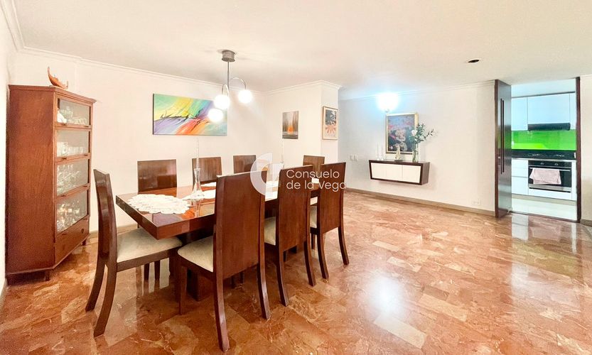 Apartamento de 3 alcobas en venta en Santa Barbara, Bogotá, 206 m² · foto 2 de 7