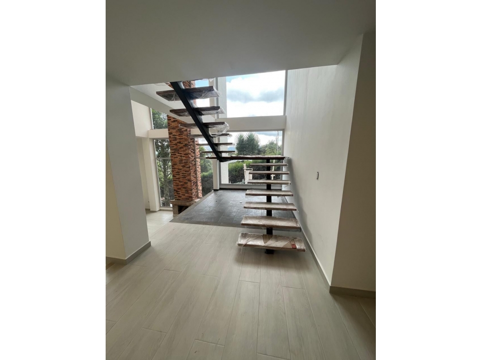 Casa en venta en Cerros De Alhambra, Manizales · foto 3 de 16