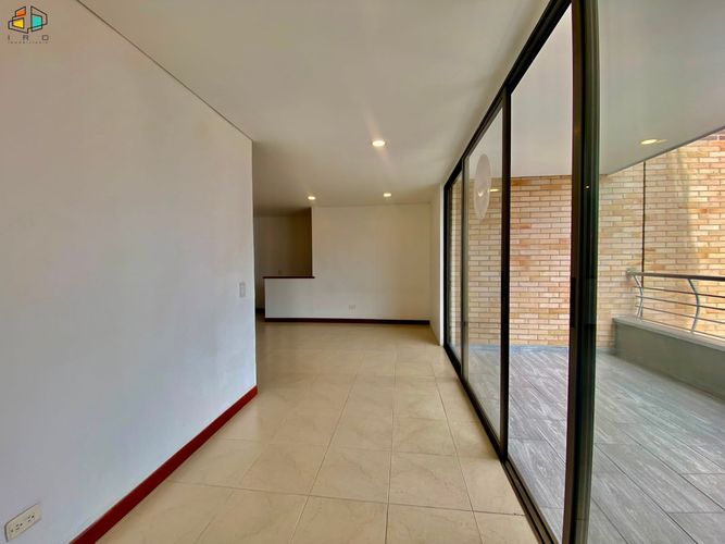 Apartamento en arriendo en Milla De Oro, Medellín · foto 3 de 24