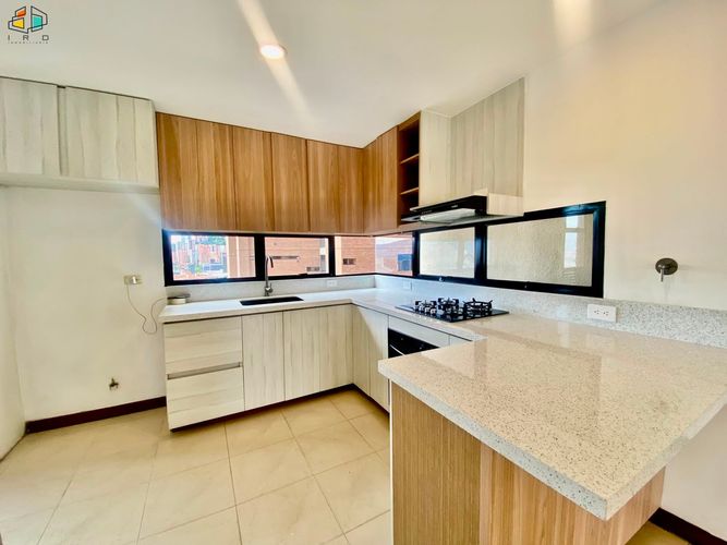 Apartamento en arriendo en Milla De Oro, Medellín · foto 4 de 24