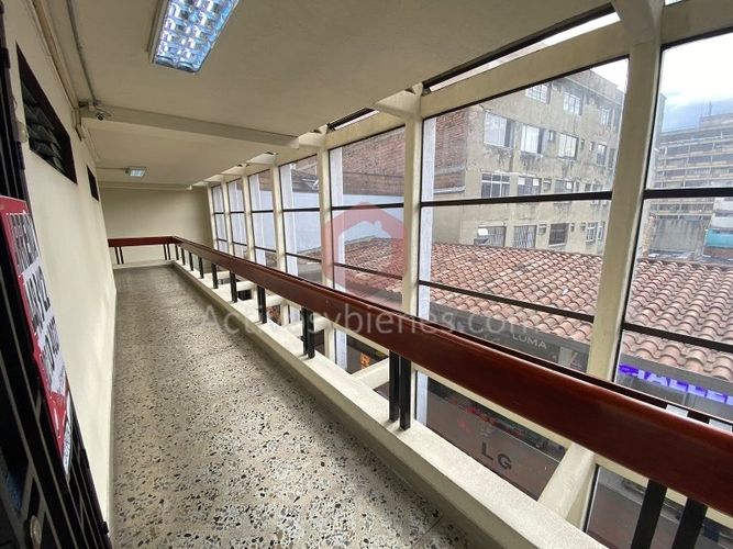 Local en arriendo en San Benito, Medellín, 35 m² · foto 2 de 12