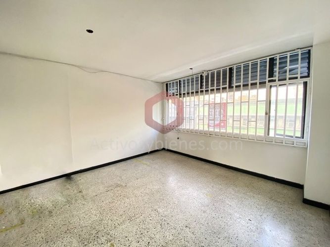 Local en arriendo en San Benito, Medellín, 35 m² · foto 9 de 12