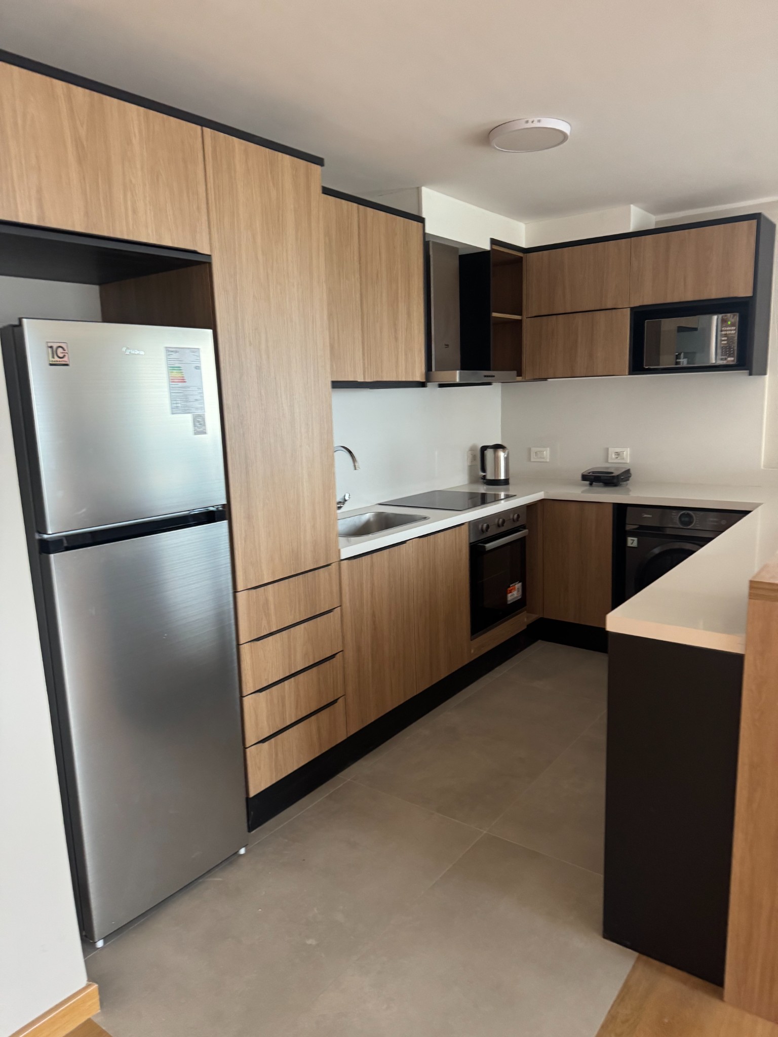 RESIDENCIA DE LUJO: TOTALMENTE EQUIPADA, AMPLIA Y ELEGANTE, UN HOGAR EXCEPCIONAL PARA EL ESTILO DE VIDA MÁS EXIGENTE.