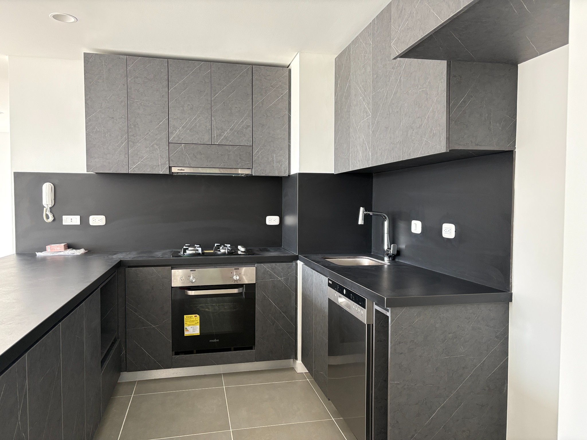 Apartamento en arriendo en Alameda, Bogotá · foto 8 de 24