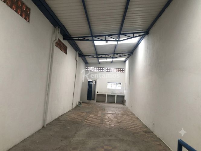 Bodega en arriendo en Naranjal, Medellín, 80 m² · foto 9 de 12