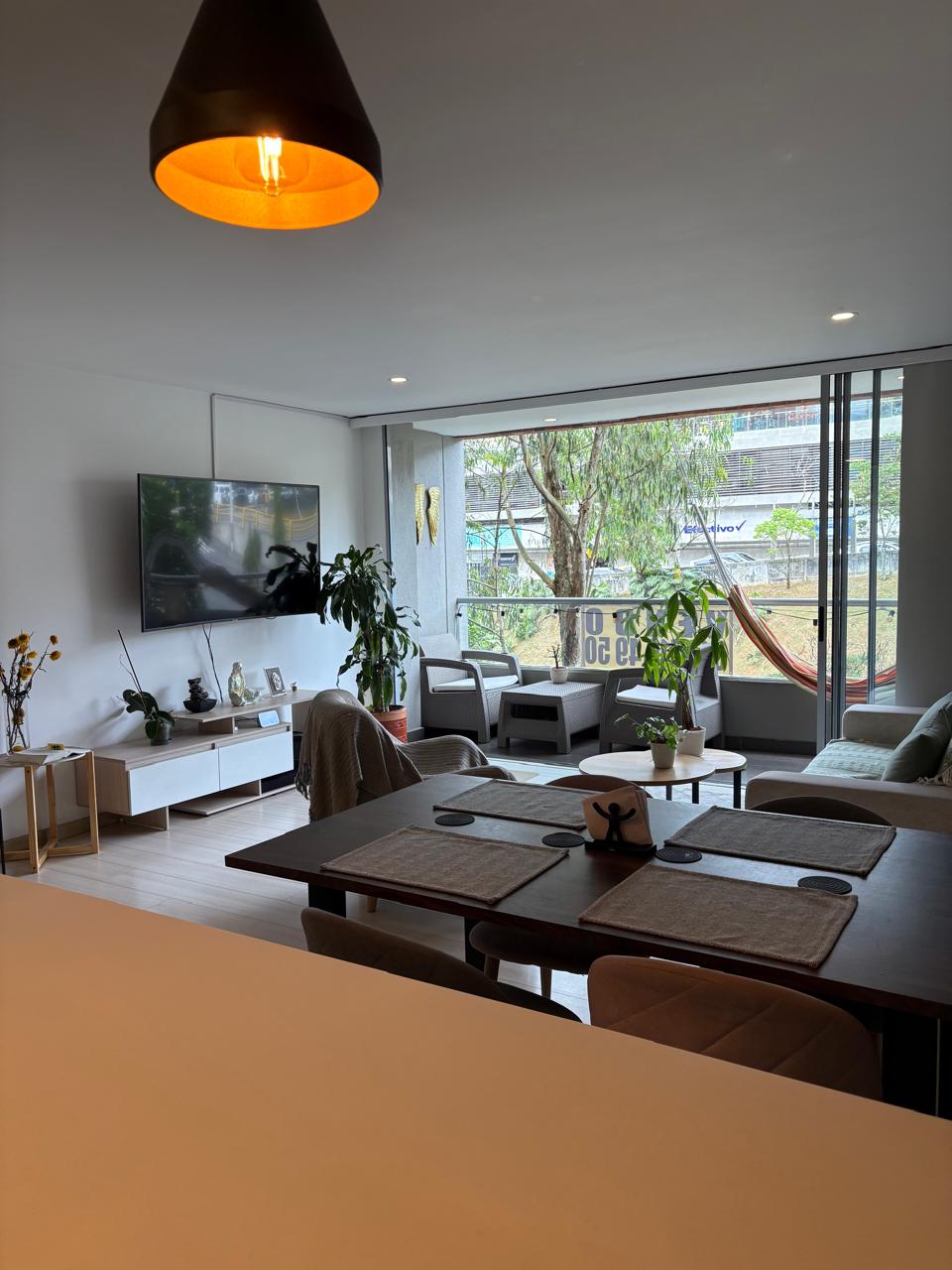 Apartamento en venta en Loma Del Chocho, Envigado · foto 2 de 15