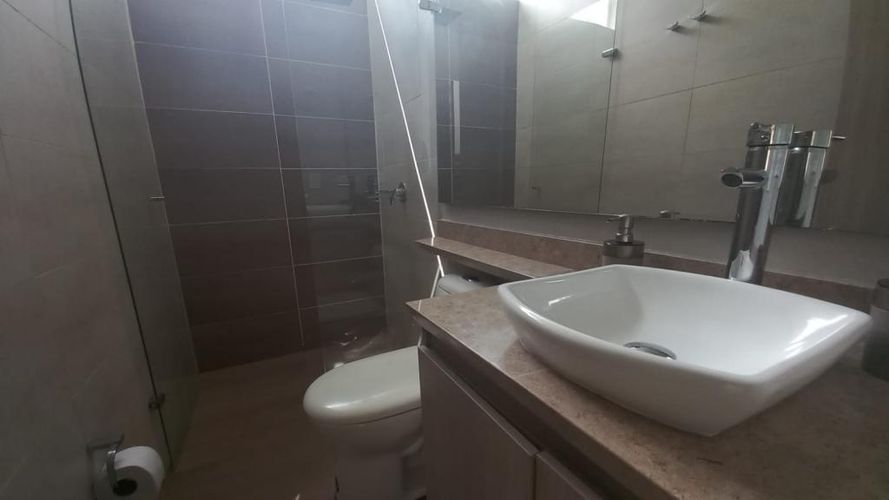 Casa de 4 alcobas en venta en Girardot, Girardot, 220 m² · foto 8 de 24