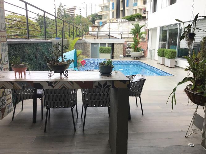 Casa de 6 alcobas en venta en Santa Monica, Cali, 531 m² · foto 2 de 24