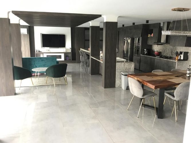Casa de 6 alcobas en venta en Santa Monica, Cali, 531 m² · foto 3 de 24