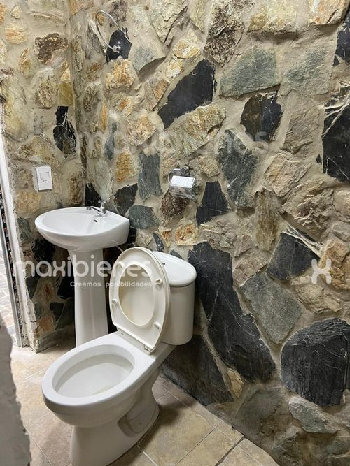 Casa de 5 alcobas en venta en Churido, Apartado, 84 m² · foto 13 de 21