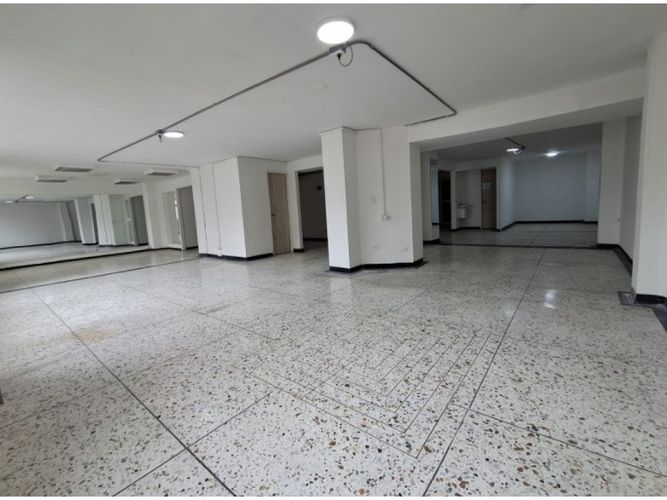 Apartamento en venta en San Jose, Pereira, 300 m² · foto 2 de 8
