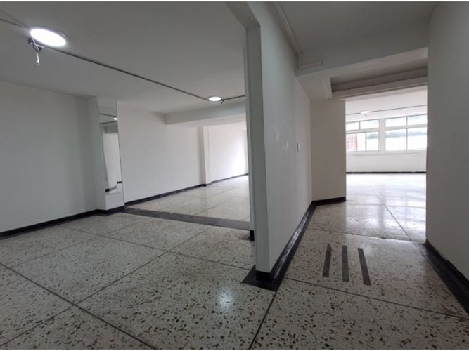 Apartamento en venta en San Jose, Pereira, 300 m² · foto 4 de 8