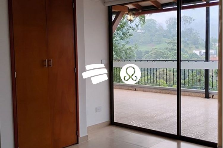 Casa de 5 alcobas en venta en La Tablaza, La Estrella, 400 m² · foto 18 de 24