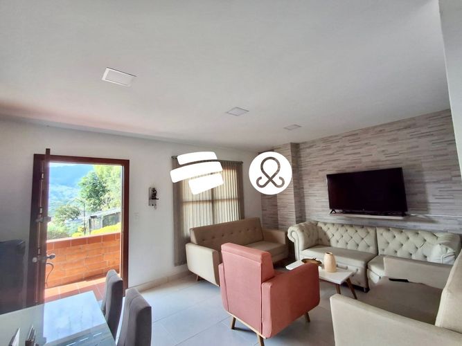 Casa de 5 alcobas en venta en San Cristobal, Medellín, 400 m² · foto 4 de 12