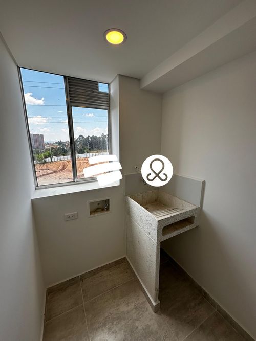 Apartamento de 2 alcobas en venta en Centro, Rionegro, 57 m² · foto 4 de 13