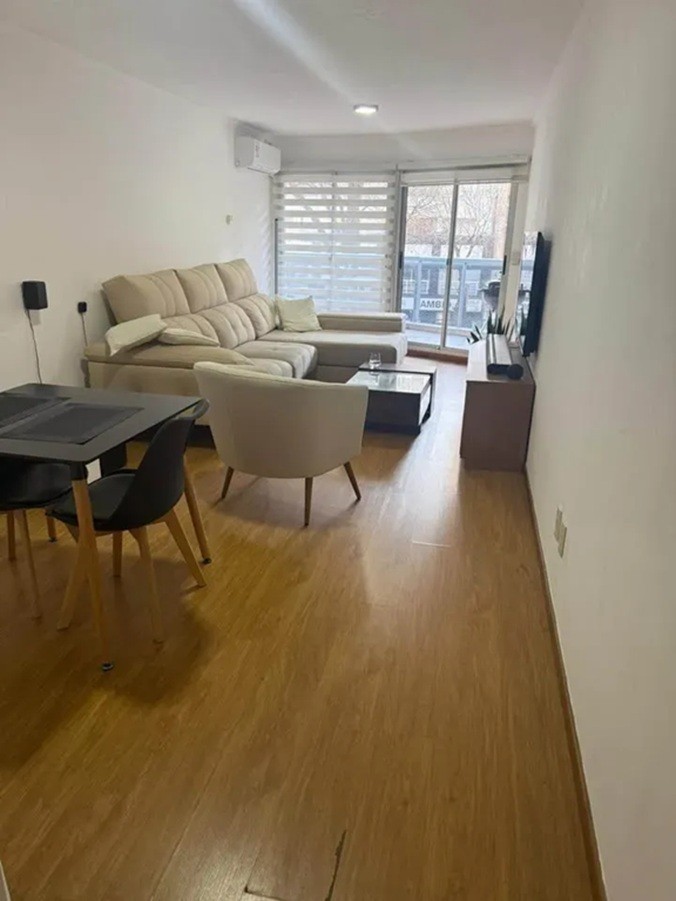 ALQUILER EN PUNTA CARRETAS, 2 DORMITORIOS Y 2 BAÑOS, PISO 2, BALCON, COCHERA, PORTERIA, PISCINA, ETC · Foto 3