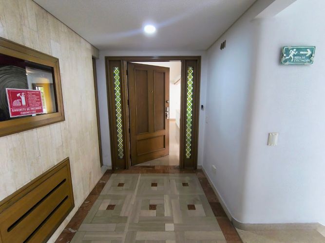 Apartamento de 5 alcobas en venta en Normandia, Cali, 285 m² · foto 2 de 24