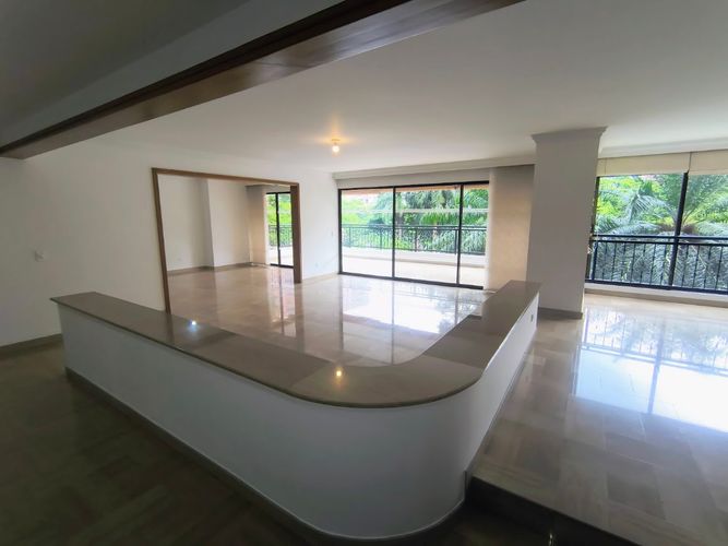 Apartamento de 5 alcobas en venta en Normandia, Cali, 285 m² · foto 3 de 24