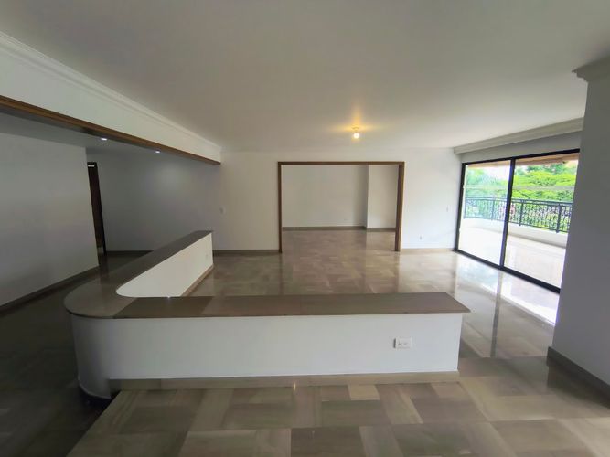 Apartamento de 5 alcobas en venta en Normandia, Cali, 285 m² · foto 4 de 24