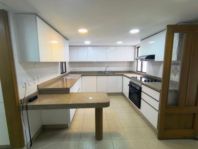 Apartamento de 5 alcobas en venta en Normandia, Cali, 285 m² · foto 9 de 24