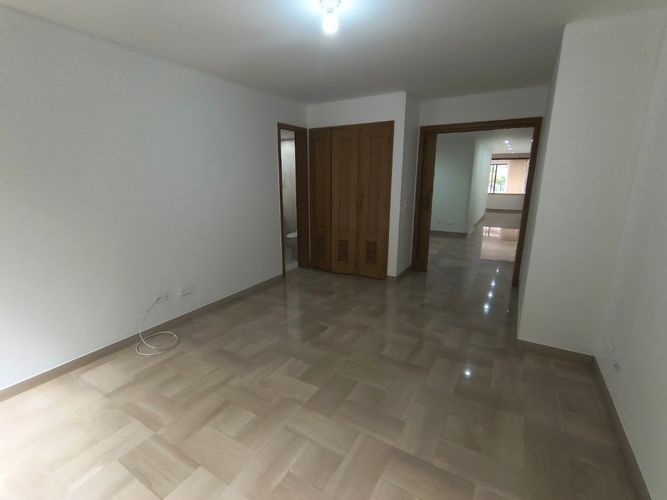 Apartamento de 5 alcobas en venta en Normandia, Cali, 285 m² · foto 19 de 24