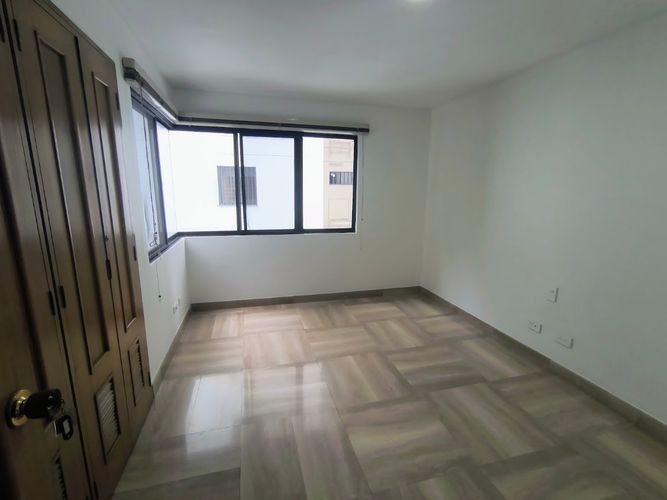 Apartamento de 5 alcobas en venta en Normandia, Cali, 285 m² · foto 20 de 24