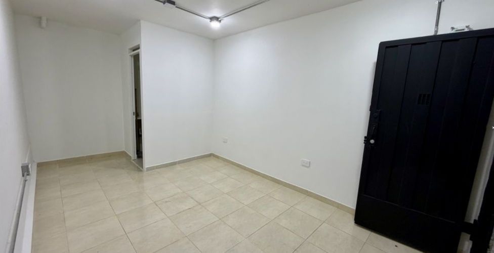 Local en arriendo en Laureles, Medellín, 14 m² · foto 5 de 11