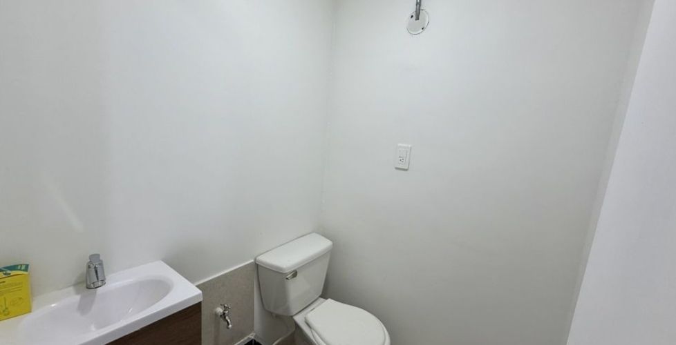 Local en arriendo en Laureles, Medellín, 14 m² · foto 10 de 11