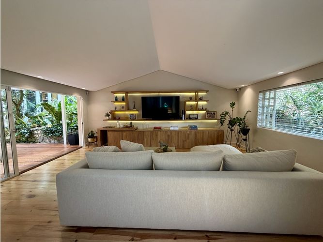 Casa de 4 alcobas en venta en El Tesoro, Medellín, 290 m² · foto 14 de 24