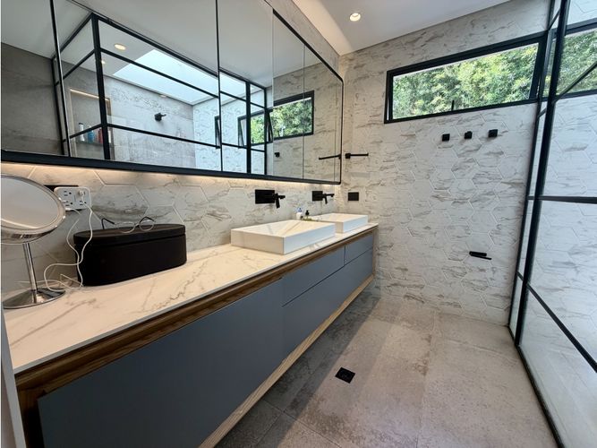 Casa de 4 alcobas en venta en El Tesoro, Medellín, 290 m² · foto 23 de 24