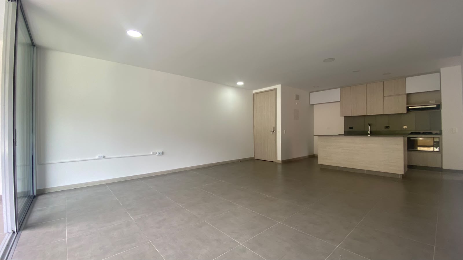 Apartamento en arriendo en Loma Del Escobero, Envigado · foto 2 de 16