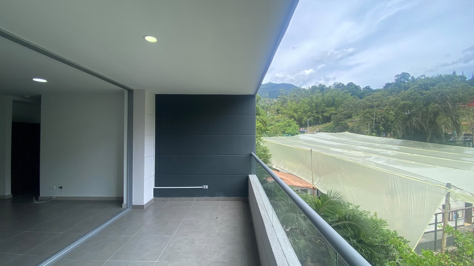 Apartamento en arriendo en Loma Del Escobero, Envigado · foto 4 de 16