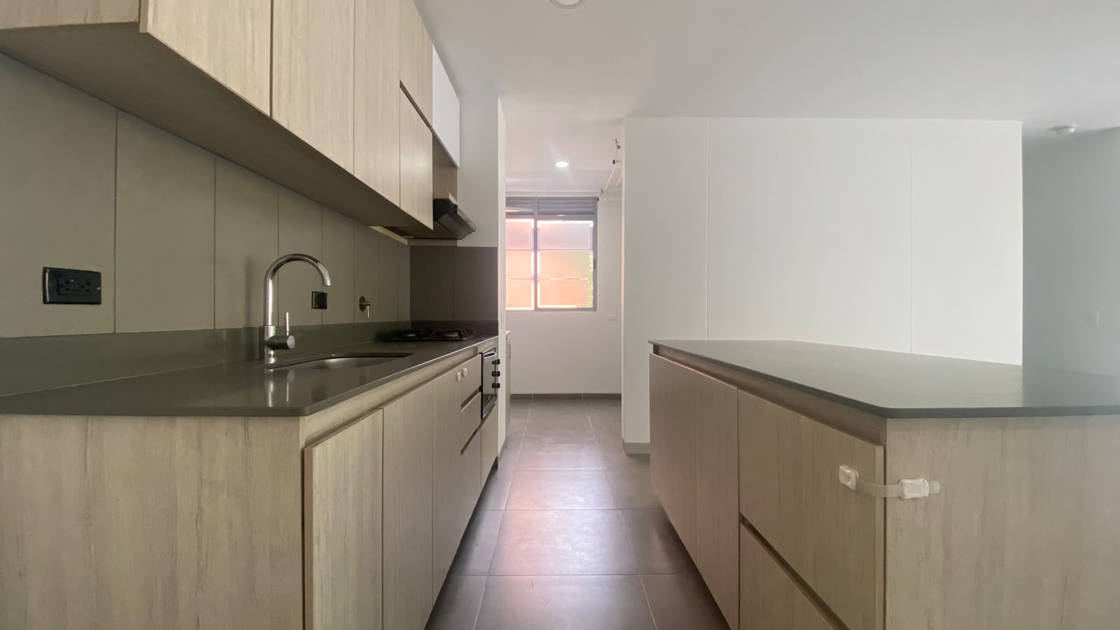 Apartamento en arriendo en Loma Del Escobero, Envigado · foto 6 de 16