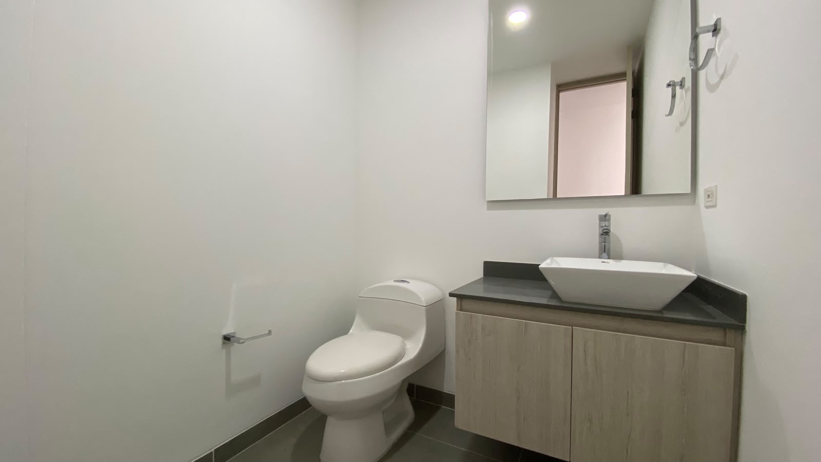Apartamento en arriendo en Loma Del Escobero, Envigado · foto 7 de 16