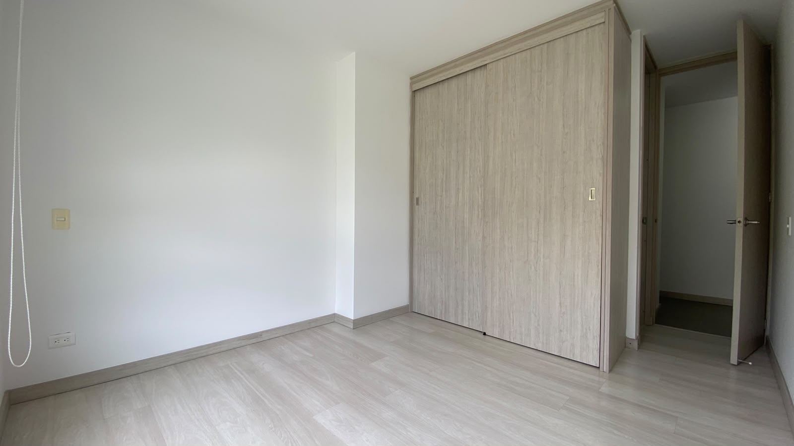 Apartamento en arriendo en Loma Del Escobero, Envigado · foto 8 de 16