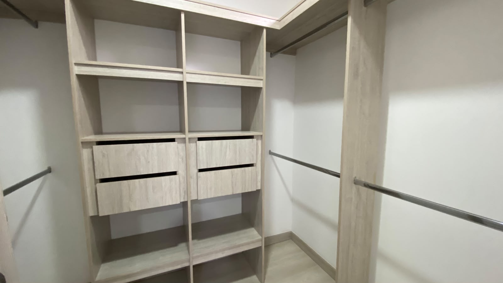 Apartamento en arriendo en Loma Del Escobero, Envigado · foto 13 de 16