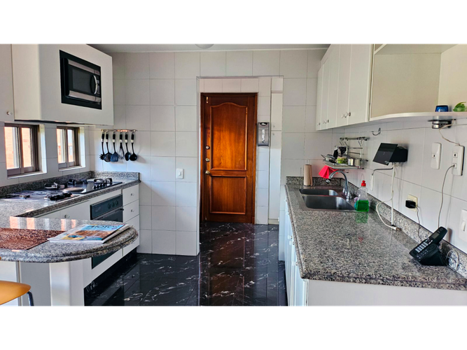 Apartamento de 4 alcobas en arriendo en Provenza, Bogotá, 209 m² · foto 21 de 24