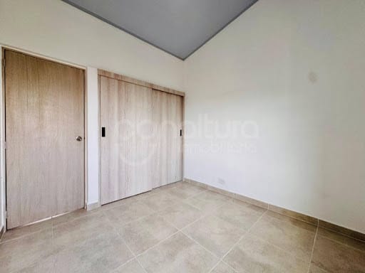 Apartamento de 3 alcobas en venta en La Colina, Medellín, 62 m² · foto 7 de 19